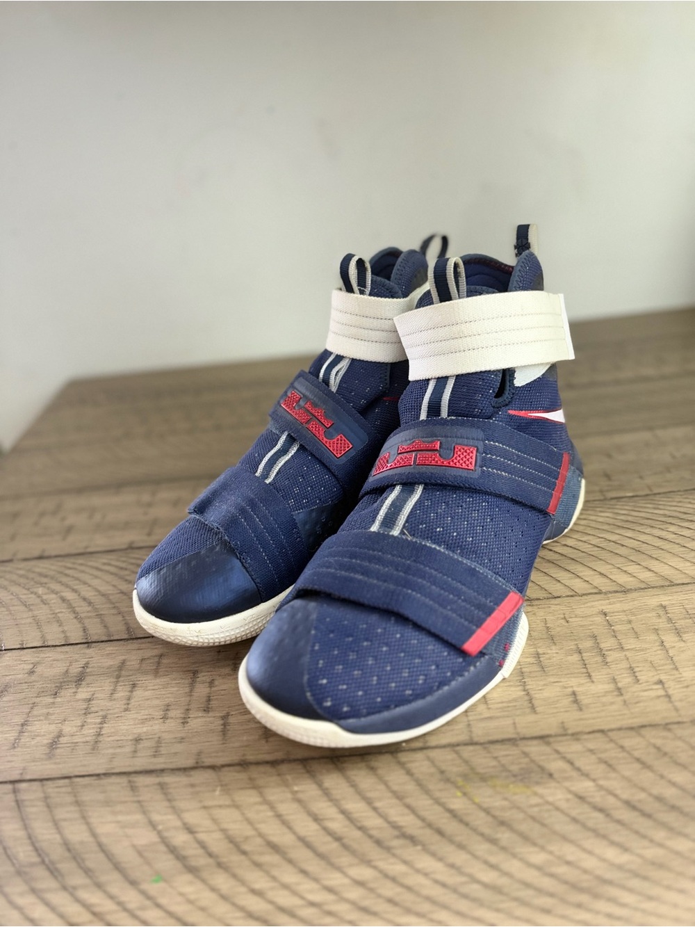 Nike LeBron Soldier 10 SFG "USA" 844378-416 - Men's Size 10 - Obsidian/Red/White